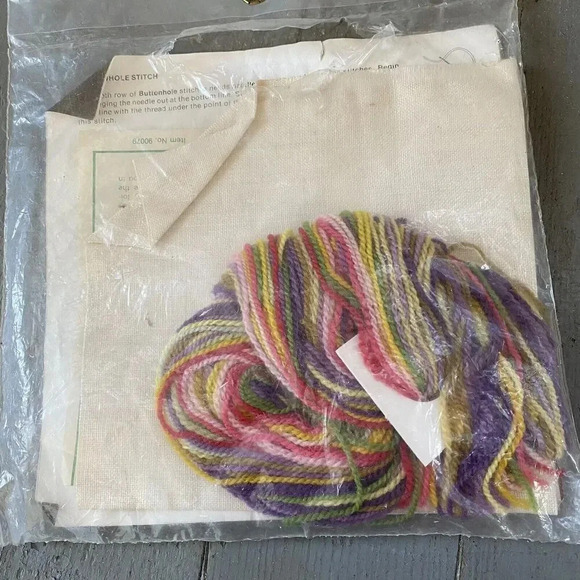 VTG Elsa Williams Violet Angel Crewel Embroidery Kit Picture Panel Wool 5” Squar - Picture 2 of 3